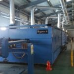 عملية تشطيب النسيج المحبوك أو القماش المنسوج.