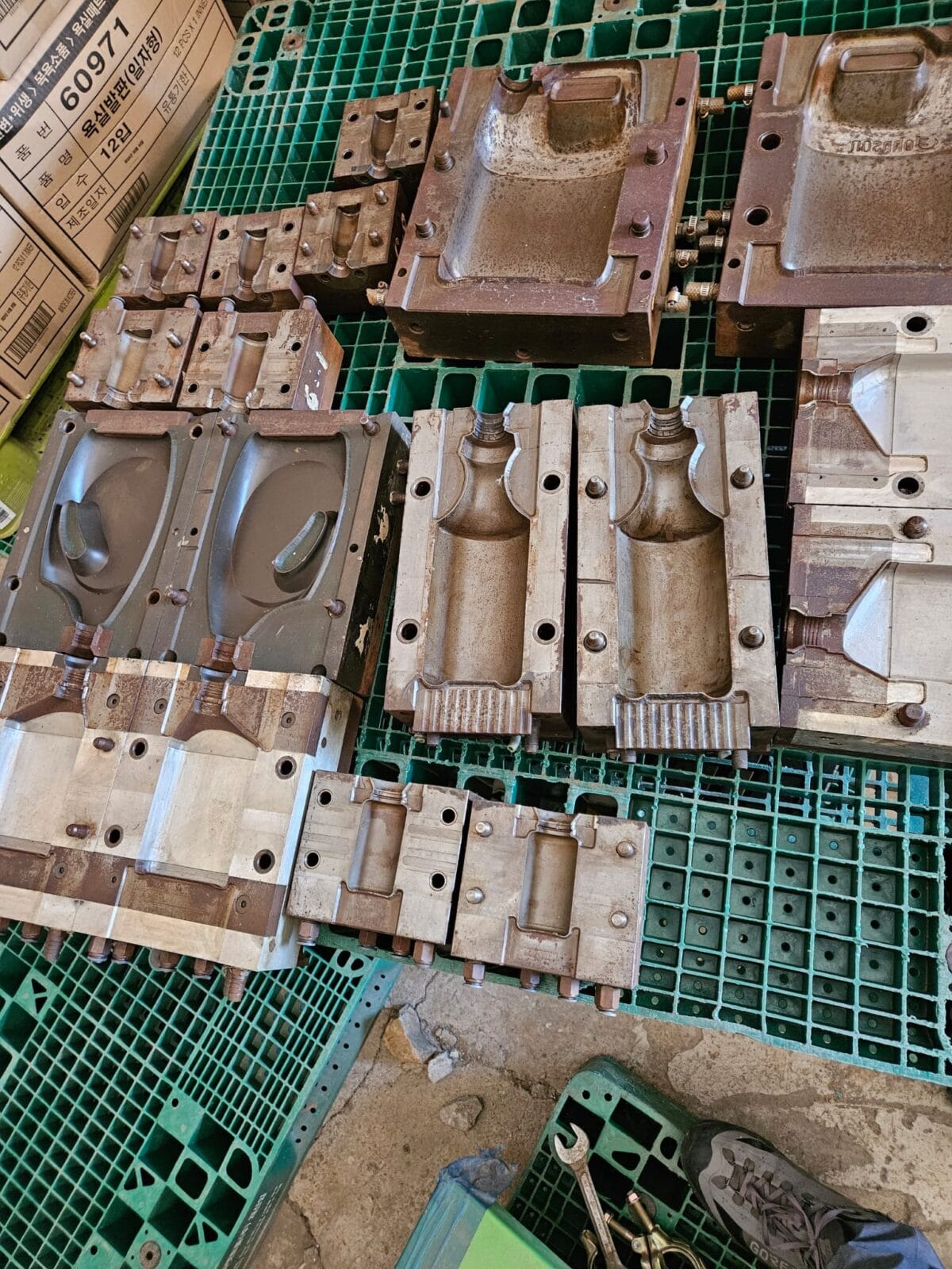 ⁦Injection mold⁩ - الصورة ⁦2⁩