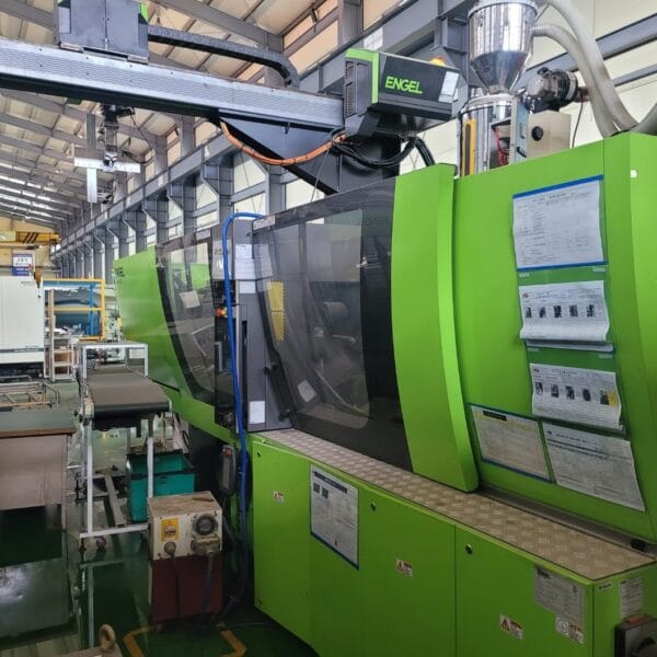 ماكينة حقن بلاستيك 220 طن – Engel – HYBRID موديل: VICTORY 33